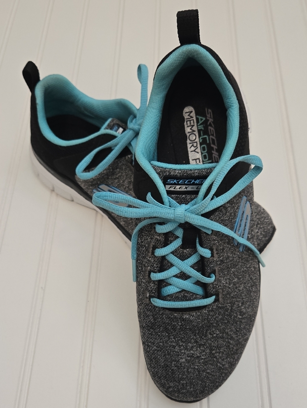 Skechers Women Air-Cooled Memory Foam Sneakers / Size 8 1/2